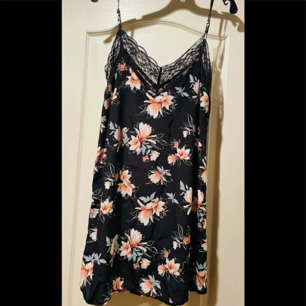 Socialite Lace Trim Floral Slip Dress, Size Large, EUC - Picture 5 of 8